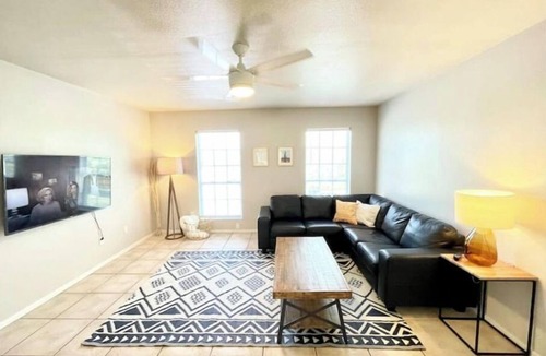 Parker Lane Apartment | *Recharge South Central 5mi from downtown* VC