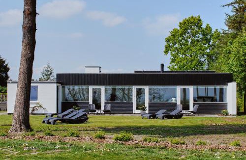 Faxe Ladeplads House | Recharging luxury stay for maksimum 4 people with magnificent sea view NO BREAKFAST - One bathroom - Hottub open from 15April-1November