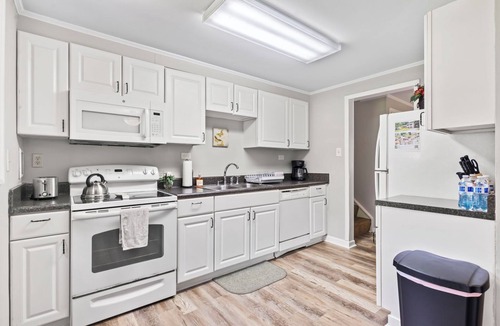 Bermuda House | Recline at Timberline! Family friendly!