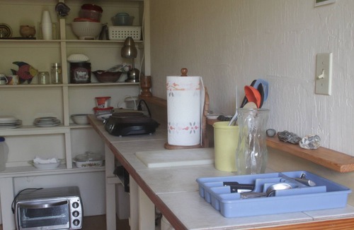 Keaau House | Reclining Buddha Studio, Low Cost Accommodation!