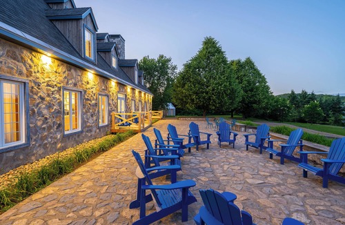Saint-Paulin House | Reconnect with Nature – Wellness Resort Stay with Trails, River Views & Forest
