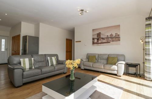 Queen Camel House | Rectory Farm Lodge