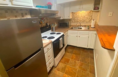 Red Bank Apartment | Red Bank Cozy Nest!
