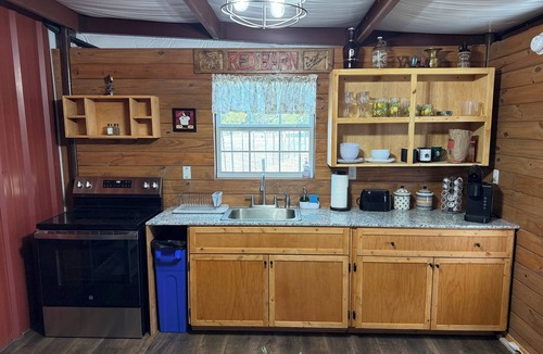 Lakehills House | Red Barn in Pipe Creek, TX.
