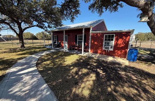 Lakehills House | Red Barn in Pipe Creek, TX.