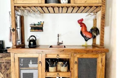 Jacksonville House | Red Barn in Wine Country