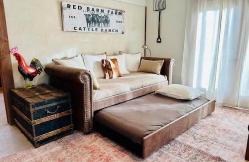 Jacksonville House | Red Barn in Wine Country