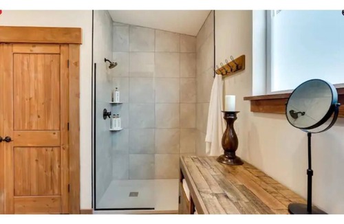 Jacksonville House | Red Barn in Wine Country