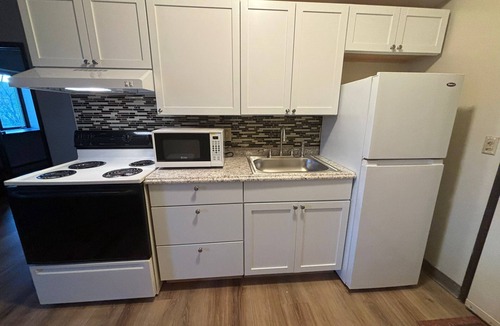 Clarks Summit Apartment | Red Barn Village: Cushy Studio with Bath