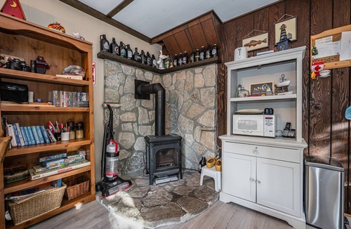 Northern Bruce Peninsula Cottage | Red Barn | WATERFRONT | Private | TOBERMORY |A-Frame |PET FRIENDLY