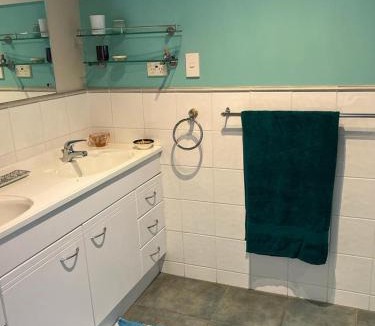 Red Beach House | Red Beach Retreat