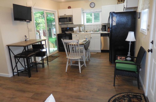 Athens Cottage | Red Bird Cottage
