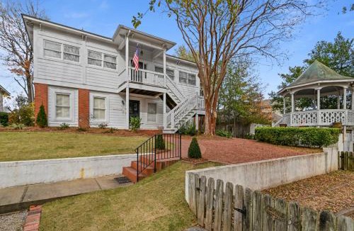 Montgomery House | Red Bluff Cottage