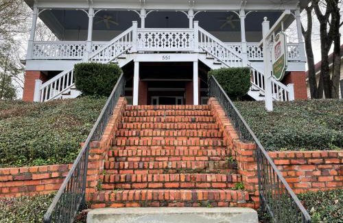 Montgomery House | Red Bluff Cottage