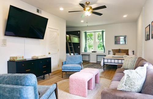 Lafayette Square Apartment | Red Brick Row by StayLage
