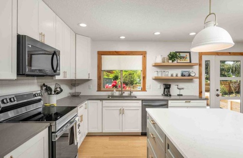 Neahkahnie Beach House | Red Bridge Cottage