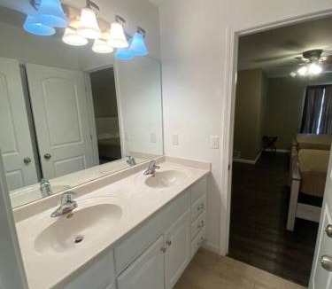 Lake Ozark House | Red Cabin Sleep 16