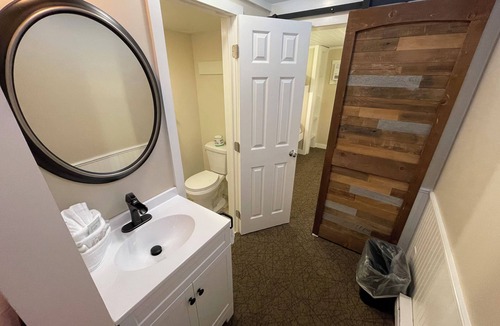 Ronks Hotel | Red Caboose Motel