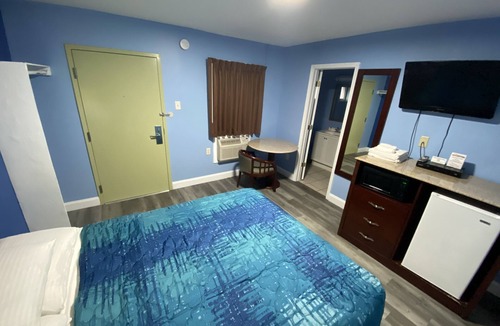 Wrightstown Hotel | Red Carpet Inn and Suites