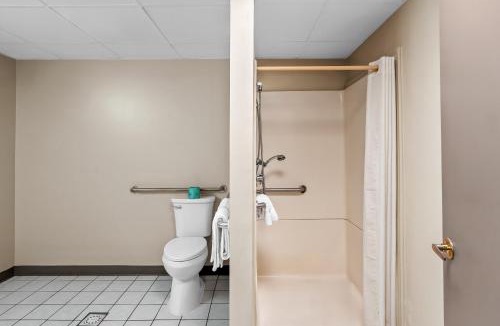 Bellmawr Hotel | Red Carpet Inn and Suites