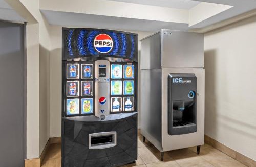 Bellmawr Hotel | Red Carpet Inn and Suites