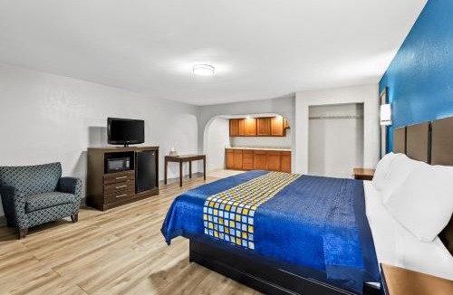 Bellmawr Hotel | Red Carpet Inn and Suites