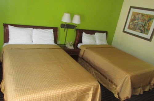 Augusta Hotel | Red Carpet Inn - Augusta