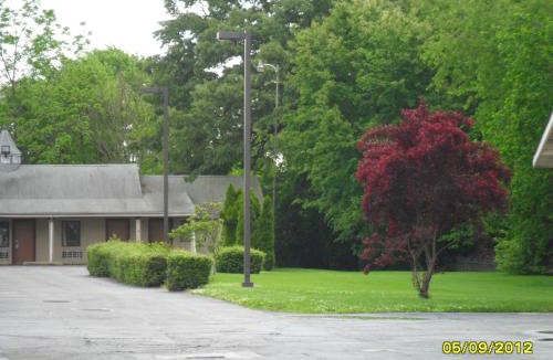 Bellmawr Hotel | Red Carpet Inn Brooklawn