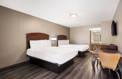 Edison Hotel | Red Carpet Inn Edison