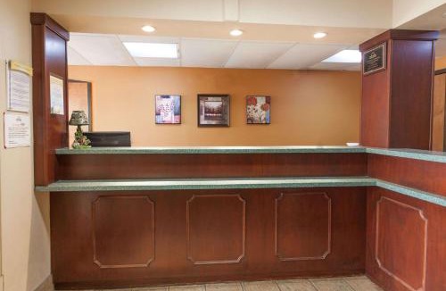 Elkton Hotel | Red Carpet Inn Elkton