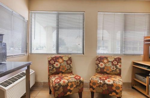 Elkton Hotel | Red Carpet Inn Elkton