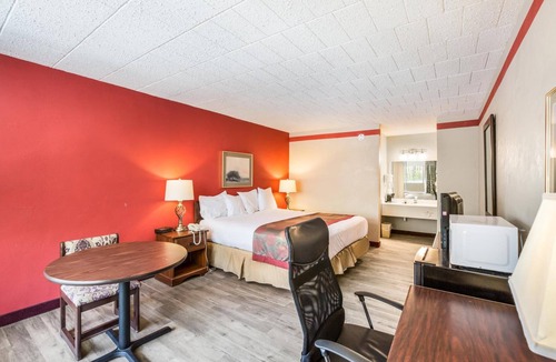 Harleigh Hotel | Red Carpet Inn Hazleton