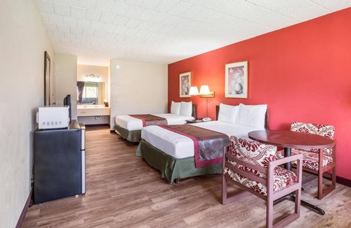 Harleigh Hotel | Red Carpet Inn Hazleton
