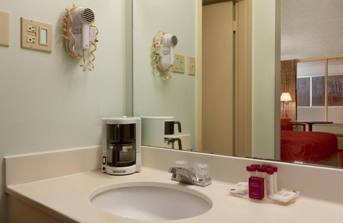 Harleigh Hotel | Red Carpet Inn Hazleton