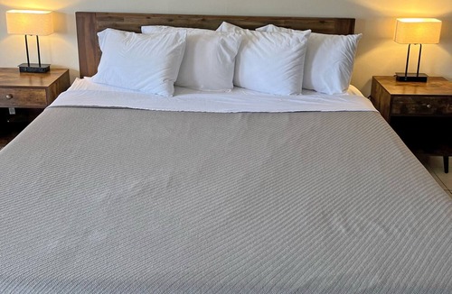 Houma Hotel | Red Carpet Inn - Houma LA