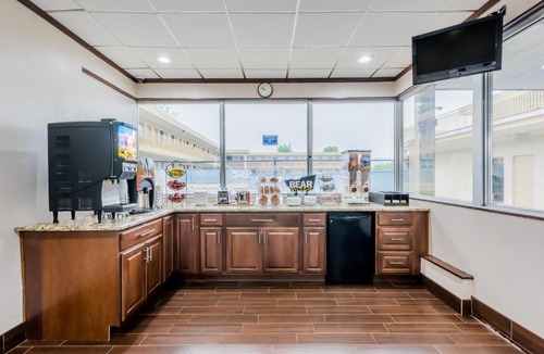 Rohrerstown Hotel | Red Carpet Inn Lancaster