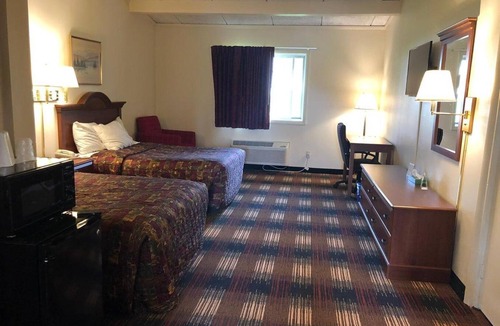North Syracuse Hotel | Red Carpet Inn North Syracuse