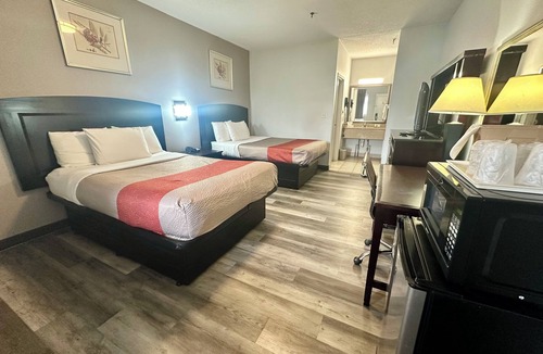 Norwalk Hotel | Red Carpet Inn Norwalk