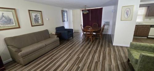 Pulaski Hotel | Red Carpet Inn Pulaski