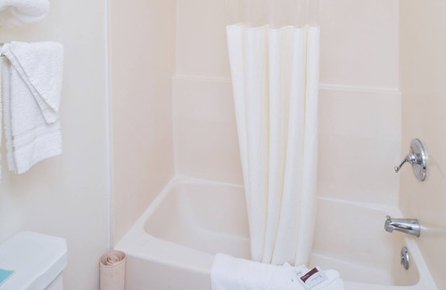 Pulaski Hotel | Red Carpet Inn Pulaski