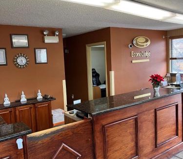 Montclair Hotel | Red Carpet Inn Quantico