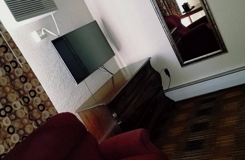 Rochester Hotel | Red Carpet Inn Rochester