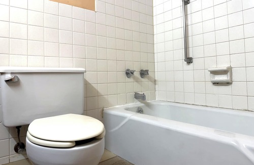 Lima Hotel | Red Carpet Inn & Suites Lima