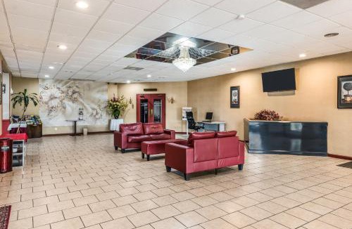Harleigh Hotel | Red Carpet Inn & Suites