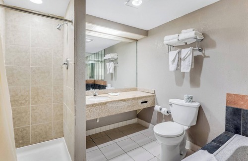 Somerton Hotel | Red Carpet Inn & Suites