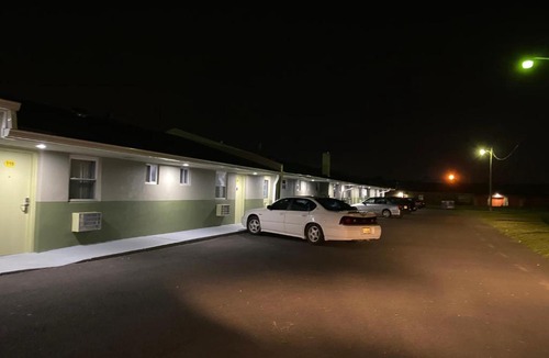 Wrightstown Hotel | Red Carpet Inn & Suites Wrightstown