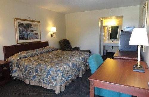 Terre Haute Hotel | Red Carpet Inn Terre Haute