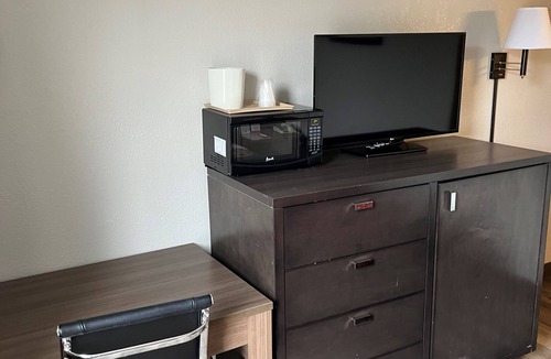 Dumfries Hotel | Red Carpet Inn