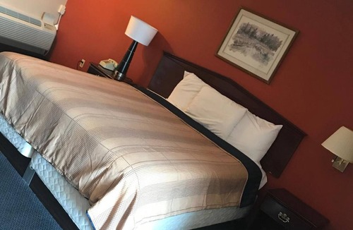 Hot Springs Hotel | Red Carpet Inn