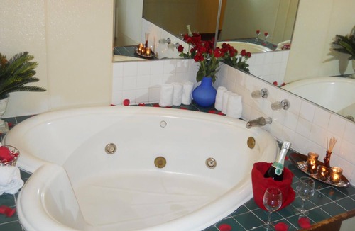 Hot Springs Hotel | Red Carpet Inn